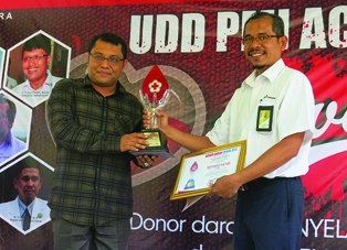 13-PHE-Donor Darah Award1